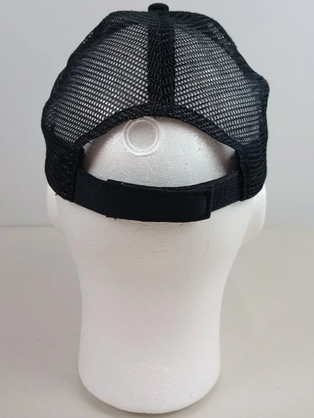NWOT Newport Aquarium Youth Black Green‎ Blue Shark Anchor Mesh Baseball Cap